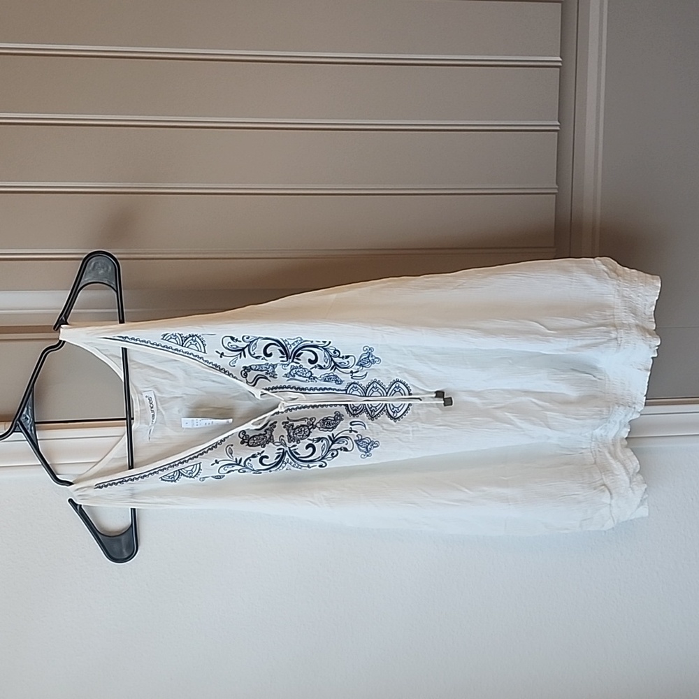 NWT Sleeveless Blouse